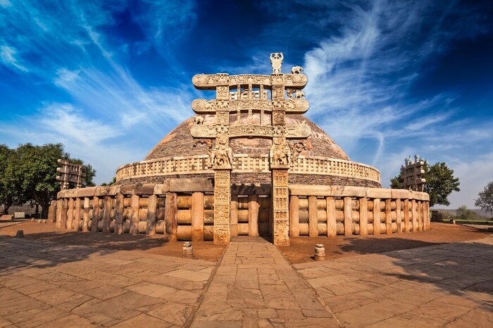 'भारत दर्शन पार्क' मध्ये सांचीच्या स्तुपाची प्रतिकृतीही बसवली जाईल. उद्यानात 110 किलोवॅट क्षमतेचे सौर ऊर्जा यंत्र ही बसवले जाणार आहेत. (Image: Shutterstock)