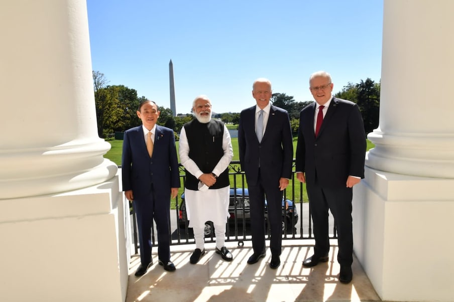 तत्पूर्वी मोदींनी अमेरिकेचे राष्ट्राध्यक्ष जो बायडन यांनी आयोजित केलेल्या QUAAD (Quadrilateral Security Dialogue) नेत्यांच्या पहिल्या वैयक्तिक शिखर परिषदेत भाग घेतला. 