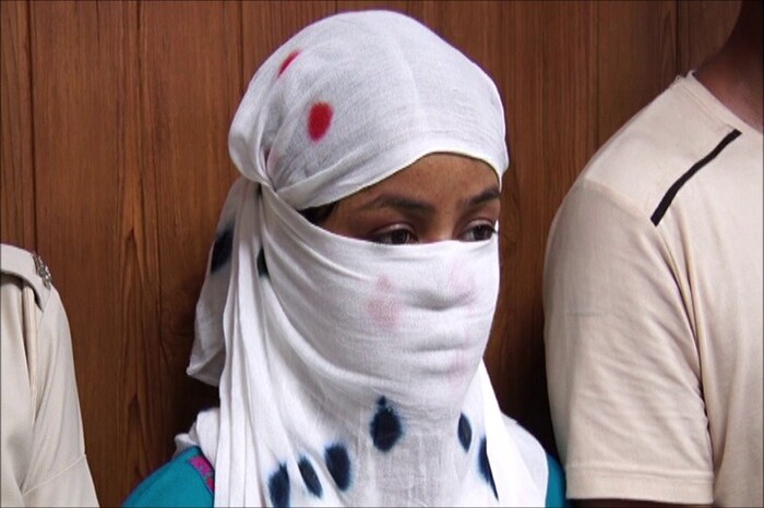 गुरुग्राम पोलिसांनी या खळबळजनक खून प्रकरणात हत्या झालेल्या मुलाची गर्लफ्रेंड सोनिया आणि तिचा मानलेला भाऊ याकूबला अटक केली आहे. 