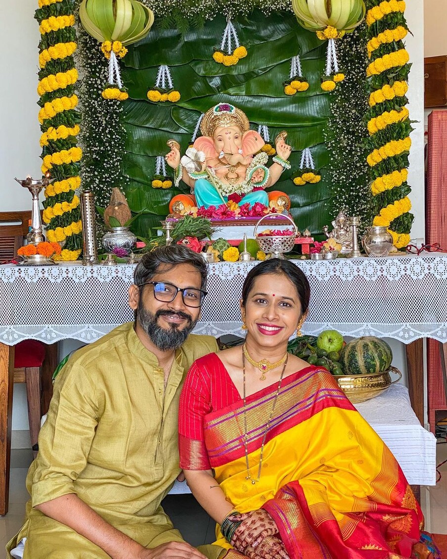  नुकताच अभिनेत्रीने आपल्या इन्स्टाग्रामवर आपल्या बाप्पाचे सुंदर असे फोटो शेयर केले आहेत. 