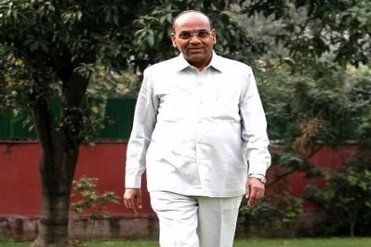 .... आणि दिवसभर चर्चेत असलेले अनंत गिते पडले एकटे (Photo: @AnantGeeteSS Twitter)