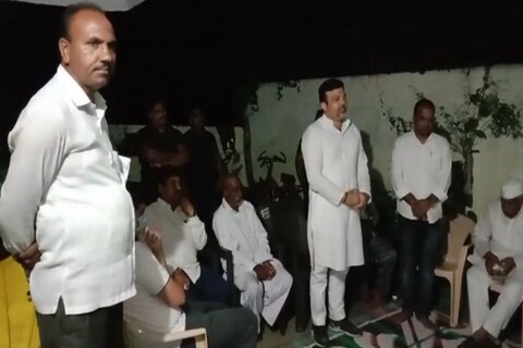 भारतीय जनता पक्षाच्या उमेदवारासाठी मते मागतानाचा काँग्रेस नेते आशिष देशमुख यांचा व्हिडीओ समोर आला आहे.