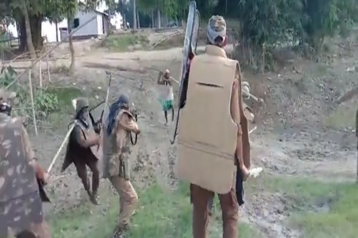 आसाम सरकारची अतिक्रमणाविरोधातली मोहिम नडली, पोलिसांनी केलेल्या गोळीबारात दोन ग्रामस्थांचा मृत्यू