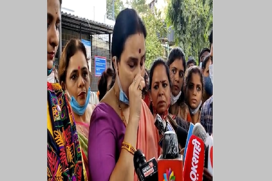 मुंबईतील 'निर्भया'चा मृत्यूनंतर चित्रा वाघ रडल्या, म्हणाल्या...''सावित्रीच्या लेकी म्हणवून घेताना नाही वाचवू शकलो तुला''