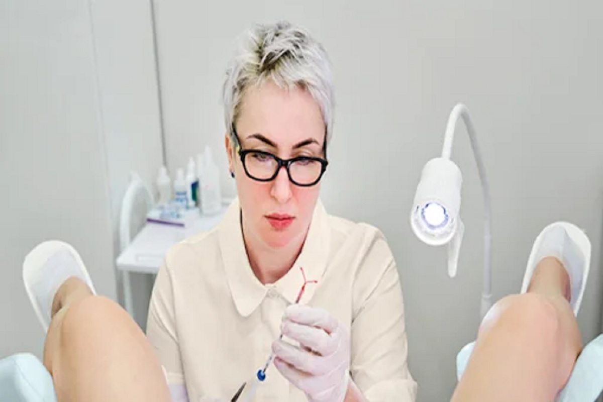 DIY VIDEO पाहून व्हजायनामध्ये हात घालून कॉपर टी स्वतःच ओढून काढत आहेत स्त्रिया व्हायरल; डॉक्टर्स म्हणतात हे प्रचंड घातक