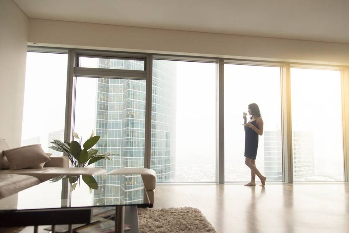 इथे गर्लफ्रेंडप्रमाणे लिव्ह इन रिलेशनशिपमध्ये राहण्याची संधी; व्हायरल होतीय विचित्र जाहिरात