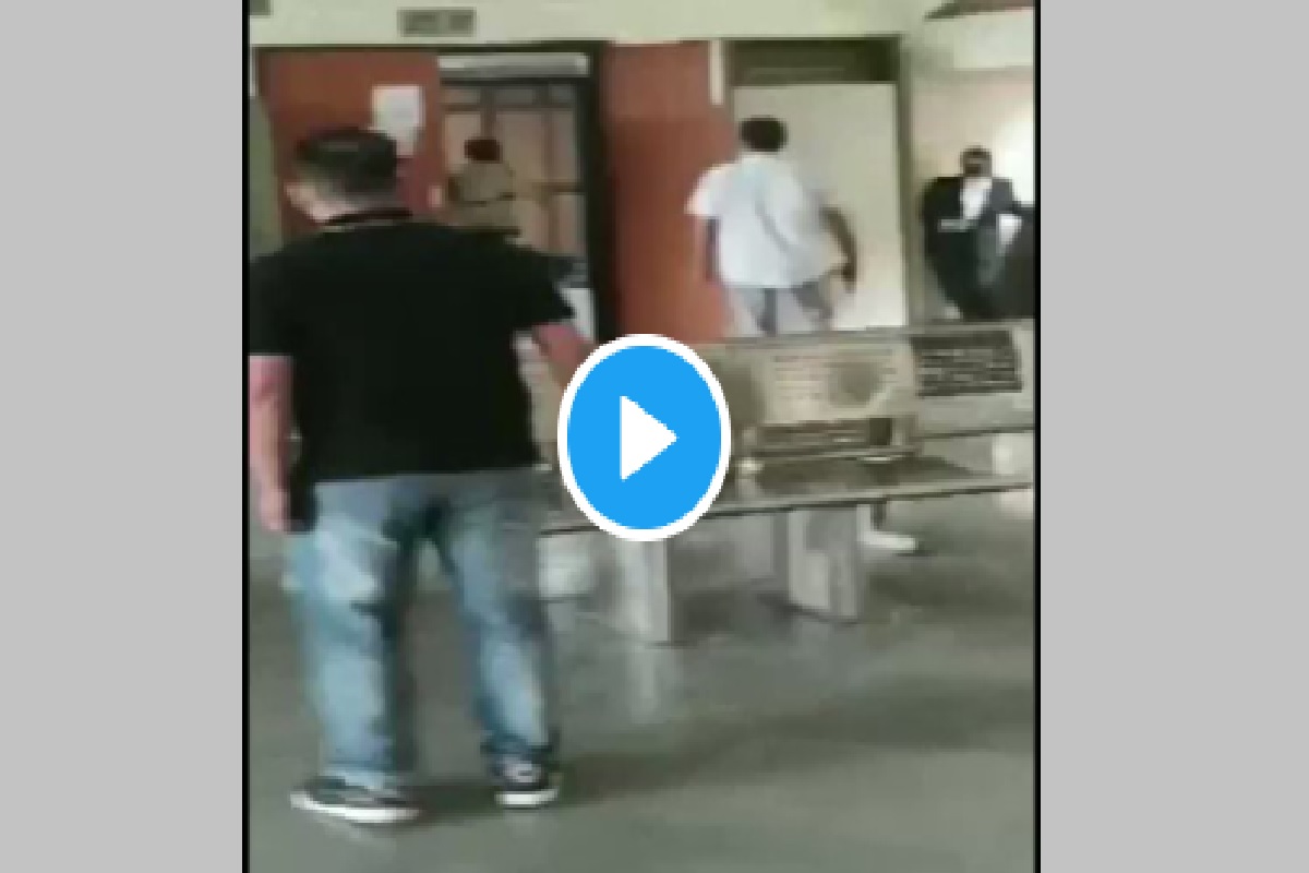 Delhi Court Firing: न्यायाधीशांसमोर गँगवॉर, Delhi कोर्टातील Shootout चा Live Video