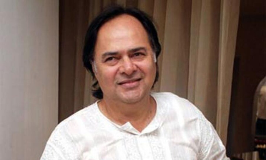 दिग्गज अभिनेते फारुख शेख यांच २०१३साली दुबईत निधन झालं. त्यांना हार्ट अठॅक आला होता.