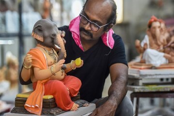 Ganeshotsav 2021 : कोकणात जाणाऱ्या चाकरमान्यांसाठी महत्त्वाचं! हे केलं असेल तरच जिल्ह्यात मिळेल प्रवेश