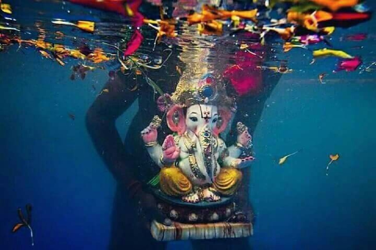 Ganeshotsav 2021: गणेश विसर्जनासाठी मुंबईत निर्बंध लागू, लहान मुलांना मिरवणूक आणि विसर्जनस्थळी आणायला बंदी