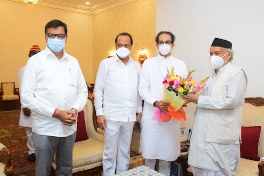 राज्यपालांना दिलेल्या 12 आमदारांच्या यादीत बदल? राष्ट्रवादीकडून आणखी एका नावाचा समावेश, कुणाचा पत्ता कट?