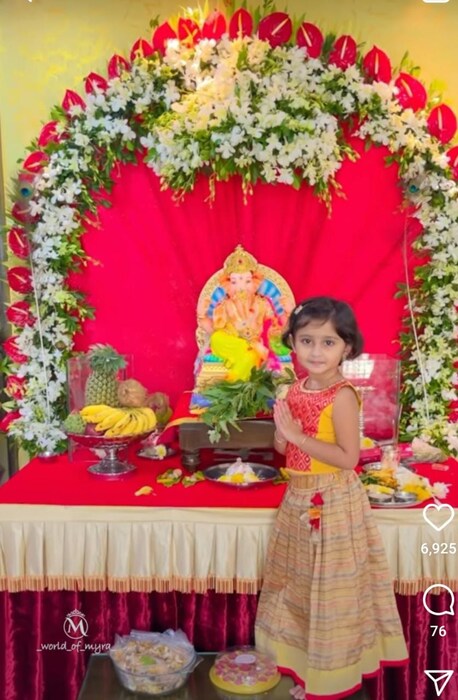 'तुझी माझी रेशीमगाठ' मालिकेतील गोड परी म्हणजेच मायराच्या घरीदेखील बाप्पा विराजमान झाले आहेत. 