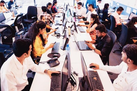 क्या बात है! IT कर्मचाऱ्यांना लवकरच मिळू शकते आठवड्यातून 3 दिवस सुटी; 4 दिवसच करावं लागणार काम