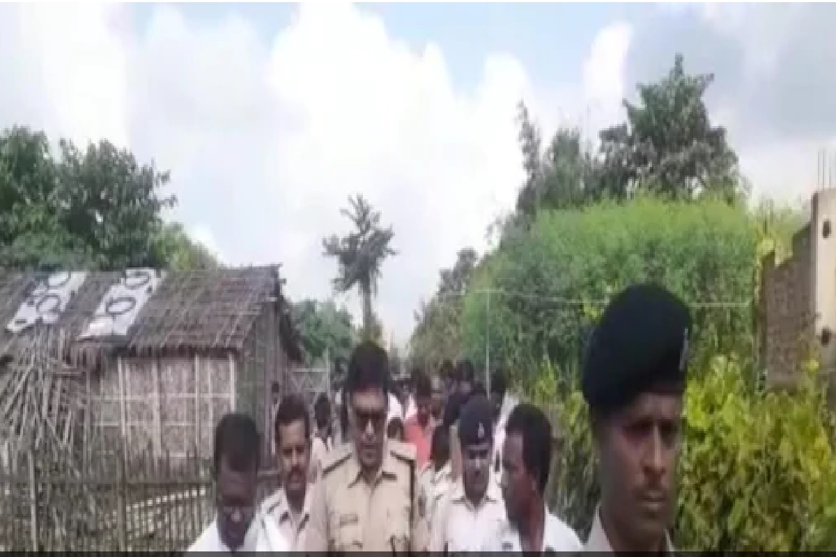 संतापजनक! मुलीने चोरी करताना पाहिलं म्हणून केली हत्या, घरातच गाडला मृतदेह