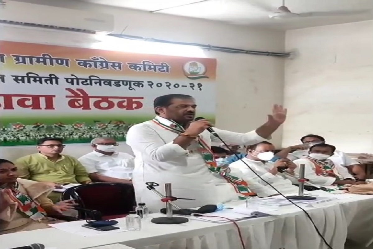 "कितीही मोठा नेता असू द्या काँग्रेसचा... बेईमानी केली तर दोन लाथा घाला" मंत्री सुनील केदार यांचं वादग्रस्त वक्तव्य