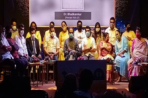 Mumbai Nair Hospital completes 100 years: मुंबई मनपाच्या नायर रुग्णालयाचा आज शतकपूर्ती सोहळा पार पडला. या कार्यक्रमात मुख्यमंत्र्यांसह इतरही मंत्री, प्रशासकीय अधिकारी उपस्थित होते.