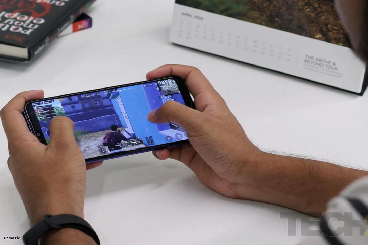 Online Gaming Addiction : तरुणानं स्वत:वर गोळी झाडून गमावला जीव, ऑनलाइन गेम खेळण्याची जडली होती सवय