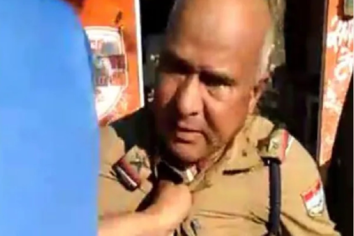 अल्पवयीन मुलीशी अश्लिल चाळे करणाऱ्या पोलिसाला बेदम चोप, पुराव्यासाठी शूट केला VIDEO