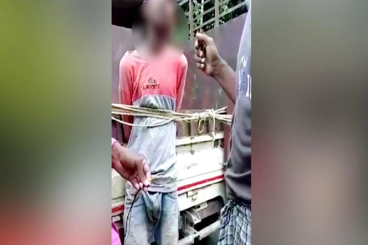 काय चाललंय काय? केवळ चोरीच्या संशयावरून अल्पवयीन मुलाला मारहाण, गाडीला बांधून वीजेचा शॉक