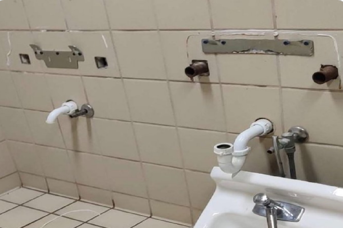 अमेरिकेत शाळांमधून गायब होतायत वस्तू, TIKTOK VIDEO तून उलगडलं रहस्य