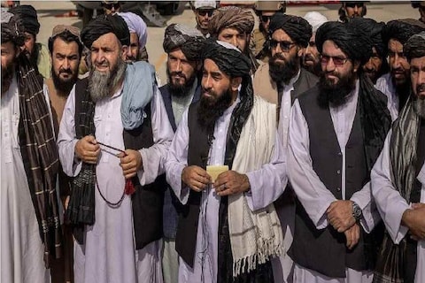 अफगाणिस्तानमध्ये गेल्या 20 वर्षात ज्या ज्या (Taliban declares all degrees in last 20 years invalid) तरुणांनी पदव्या घेतल्या आहेत, त्या सर्व अवैध ठरवण्याची घोषणा तालिबानने केली आहे. 