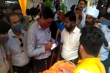 Pune : तुळशीबागच्या विसर्जन मिरवणुकीत पोलीस कार्यकर्त्यांत शाब्दिक चकमक