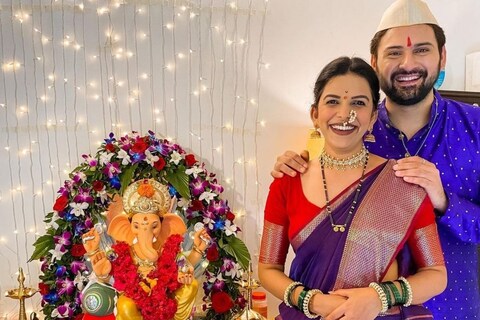 सिद्धार्थ-मितालीने महिन्यांपूर्वी पारंपरिक पद्धतीने लग्न करत यांनी एकेमकांसोबत जन्मभराची गाठ बांधली आहे.