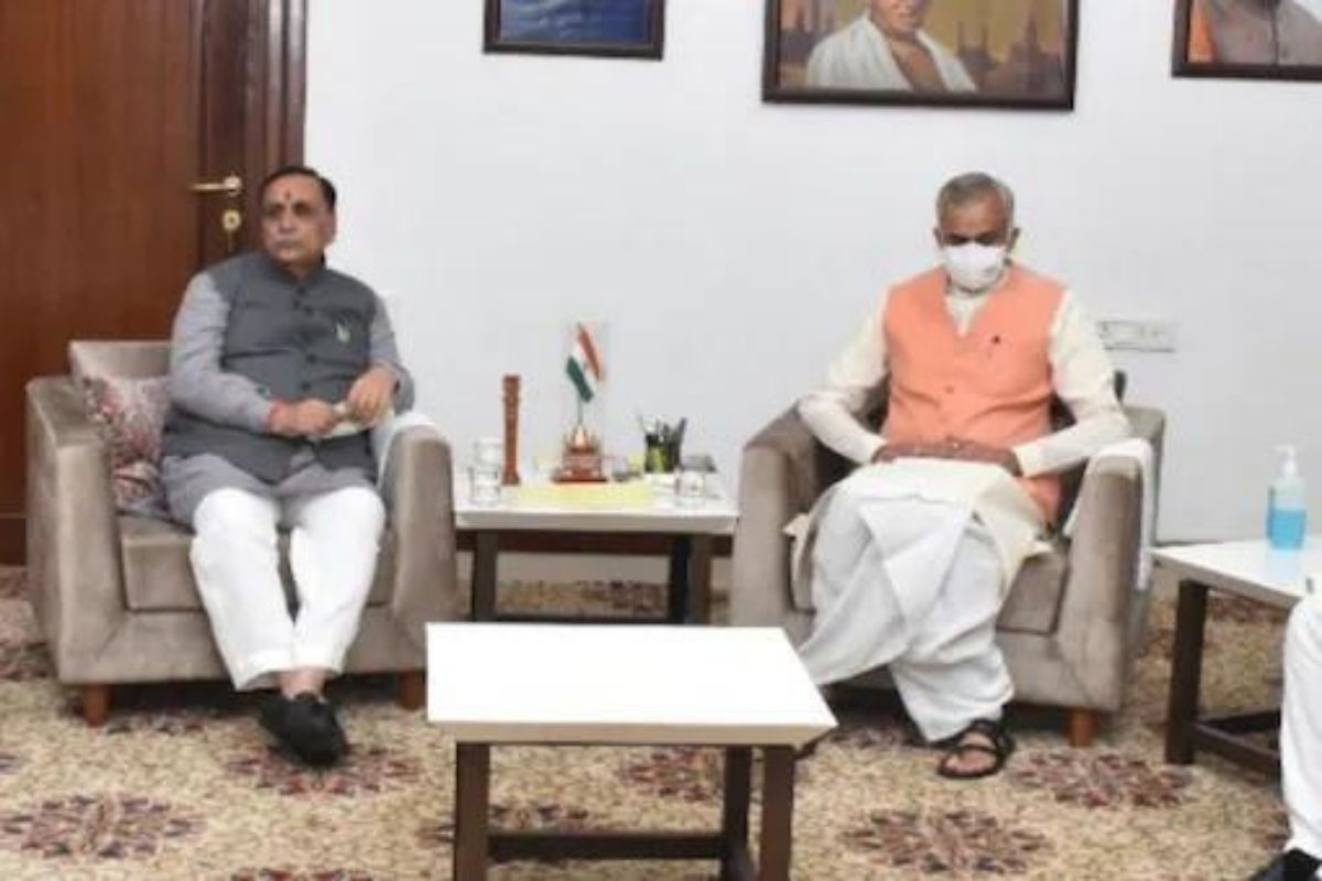 गुजरातचे नवे मुख्यमंत्री कोण? ही 5 नावं चर्चेत, आज होणार निर्णय