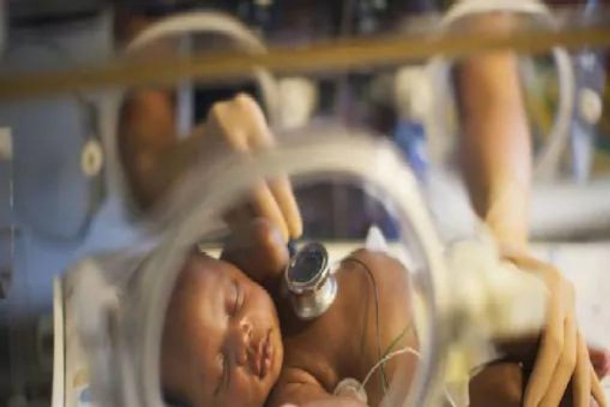 आगीच्या धुराचा गर्भवती महिलांवर गंभीर परिणाम; वेळेआधीच प्रसूती होण्याची प्रकरणं वाढणार!