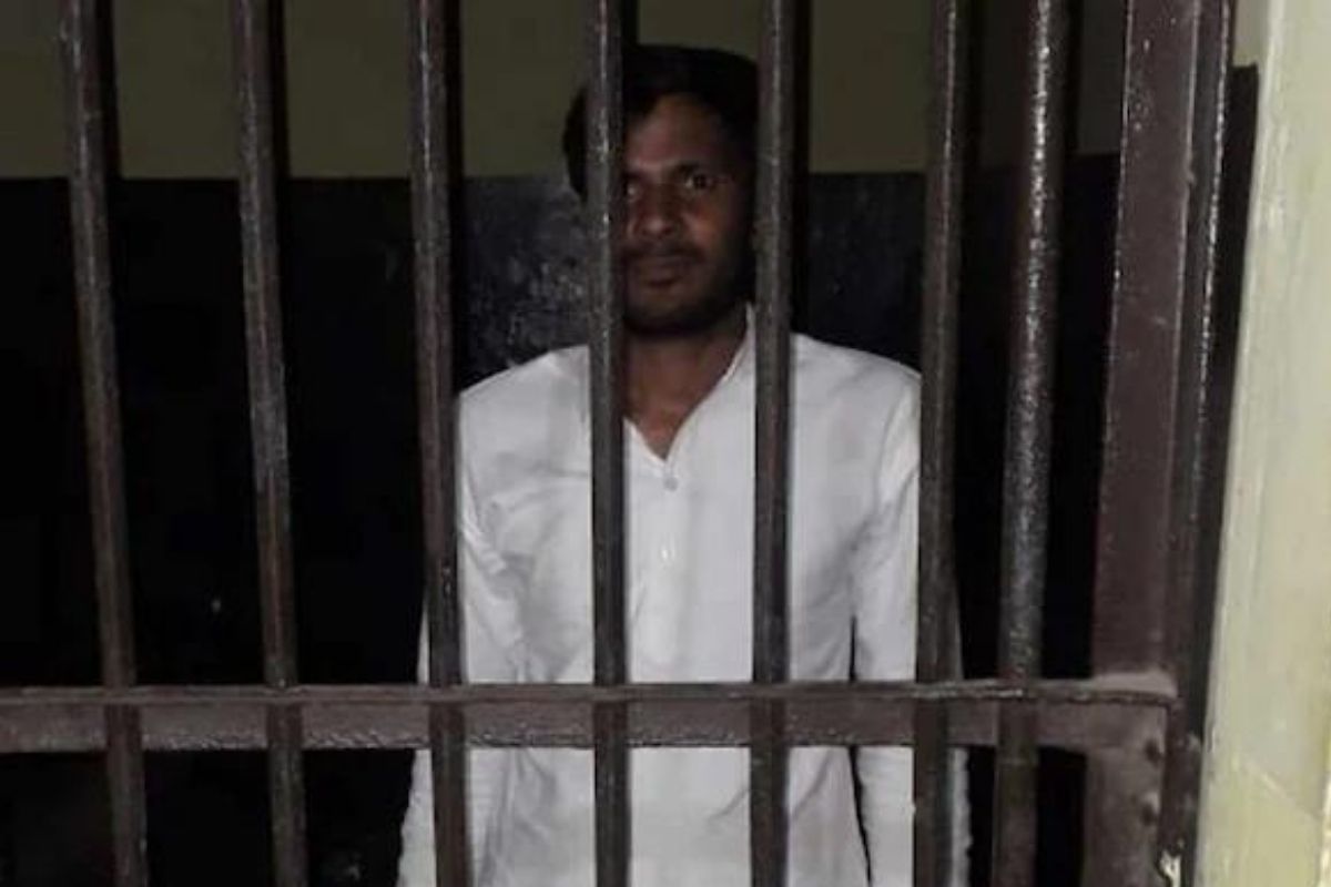 योगी आदित्यनाथ यांच्या सभेनंतर कैलादेवी येथे गंगाजल शिंपडून शुद्धीकरण; प्रकरणी बड्या नेत्याला अटक