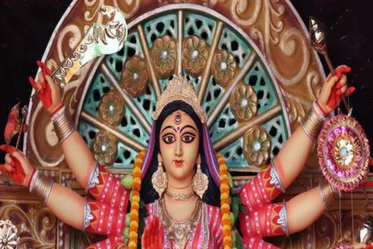 Navratri 2021: नवरात्रोत्सवाच्या नऊ दिवसांत घ्या 'या' गोष्टींची काळजी; वाचा काय करावं आणि काय करू नये