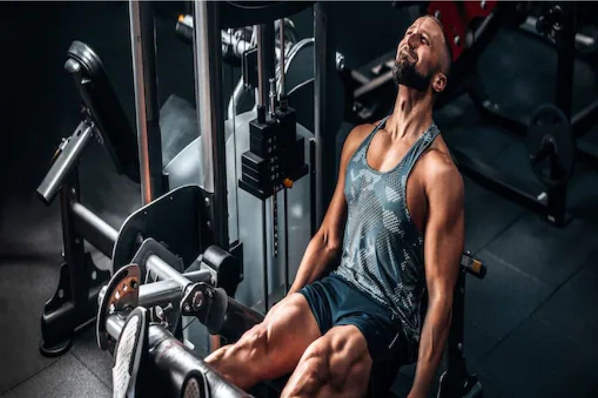 Health Tips : व्यायाम करताना जास्त घाम निघणं ठरू शकतं धोकादायक; काय घ्यायची काळजी?