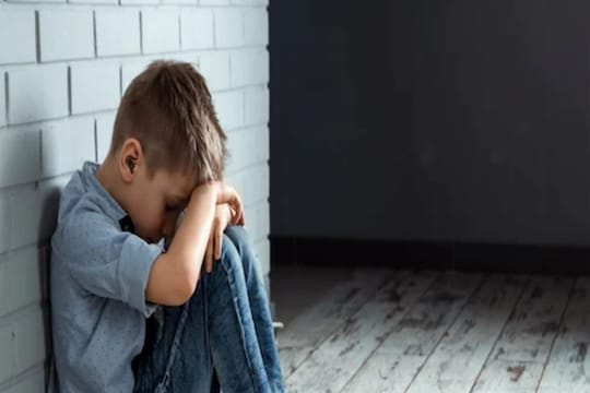 Self Confidence : मुलांचा आत्मविश्वास 'या' गोष्टींमुळे होतो कमी; कसा द्यायचा मानसिक सपोर्ट?