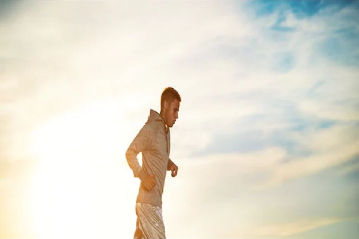 Heart Attack : व्यायाम हवाच पण किती वेळ? जास्त व्यायाम केल्याने वाढतो हार्ट अटॅकचा धोका