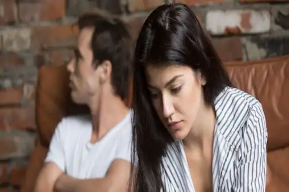 One Sided Relationship : एकतर्फी प्रेमामुळे वाढत आहे एकटेपणा; या गोष्टींची काळजी घ्या