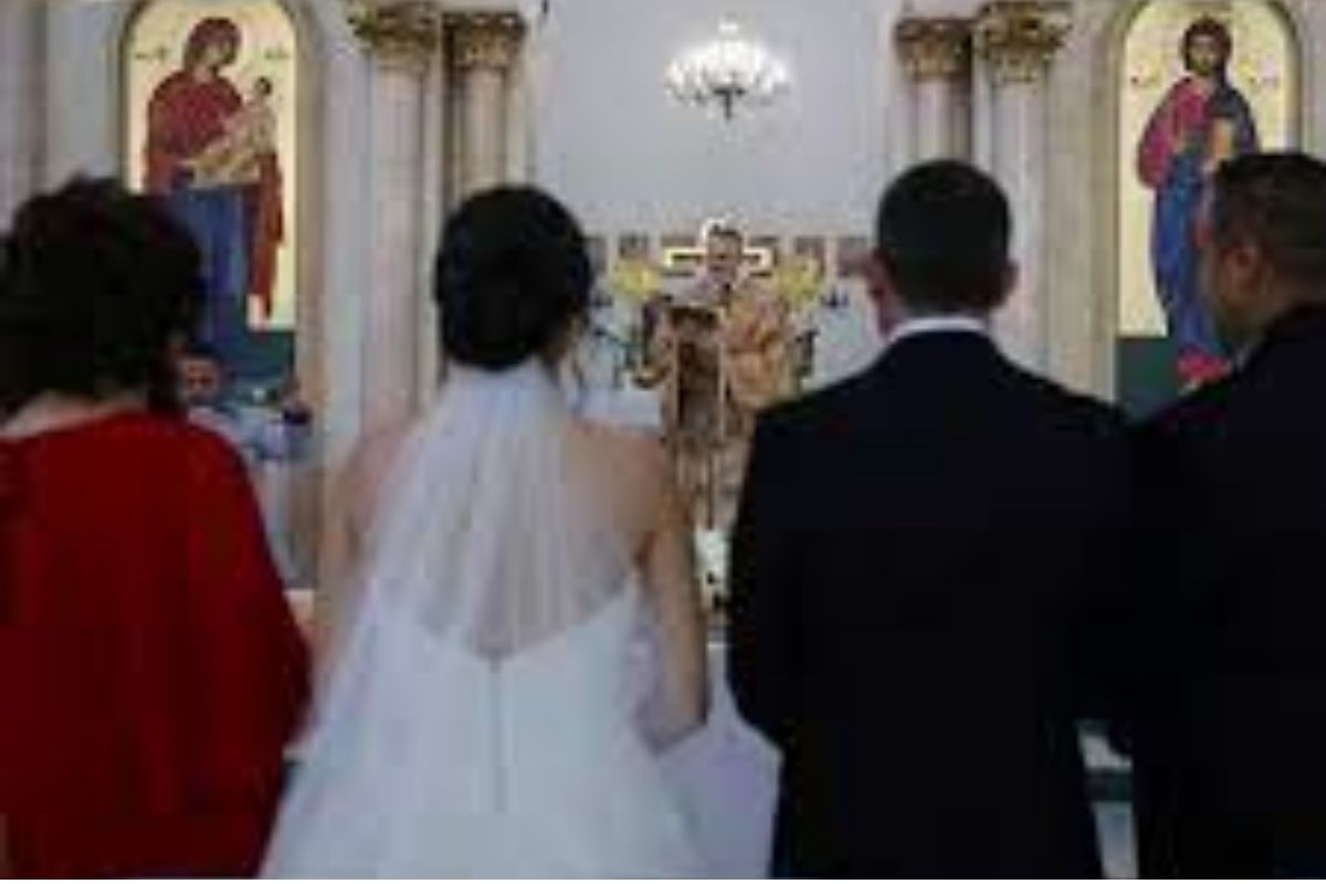 मंडपातून पळालेल्या COUPLE ने 'या' खतरनाक ठिकाणी घेतले सात फेरे; VIDEO VIRAL