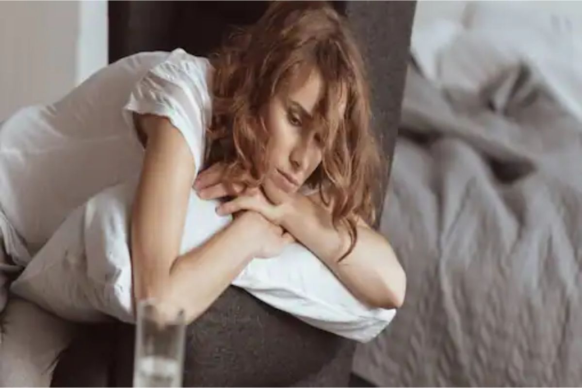 World Suicide Prevention Day 2021: नैराश्यातून बाहेर पडण्यासाठी काय कराल?