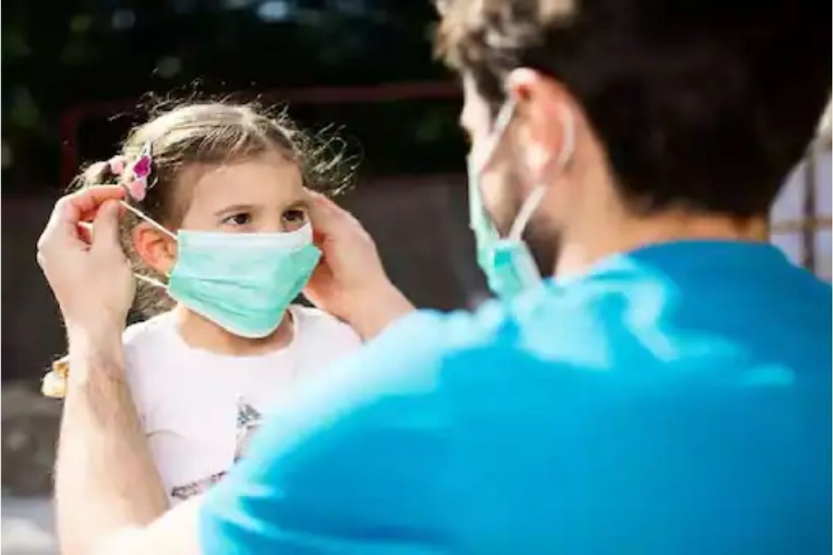 Mask: कापडी मास्क किती वेळा वापरावा? संशोधनातून माहिती आली समोर