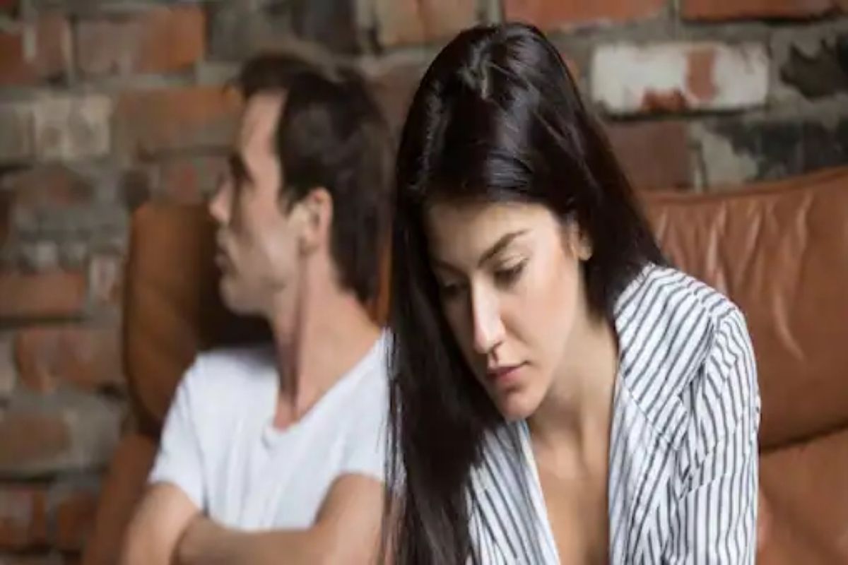 Life Partner : पार्टनरचा मूड खराब असेल वाद घालू नका, फक्त 'या' गोष्टी सांभाळा!