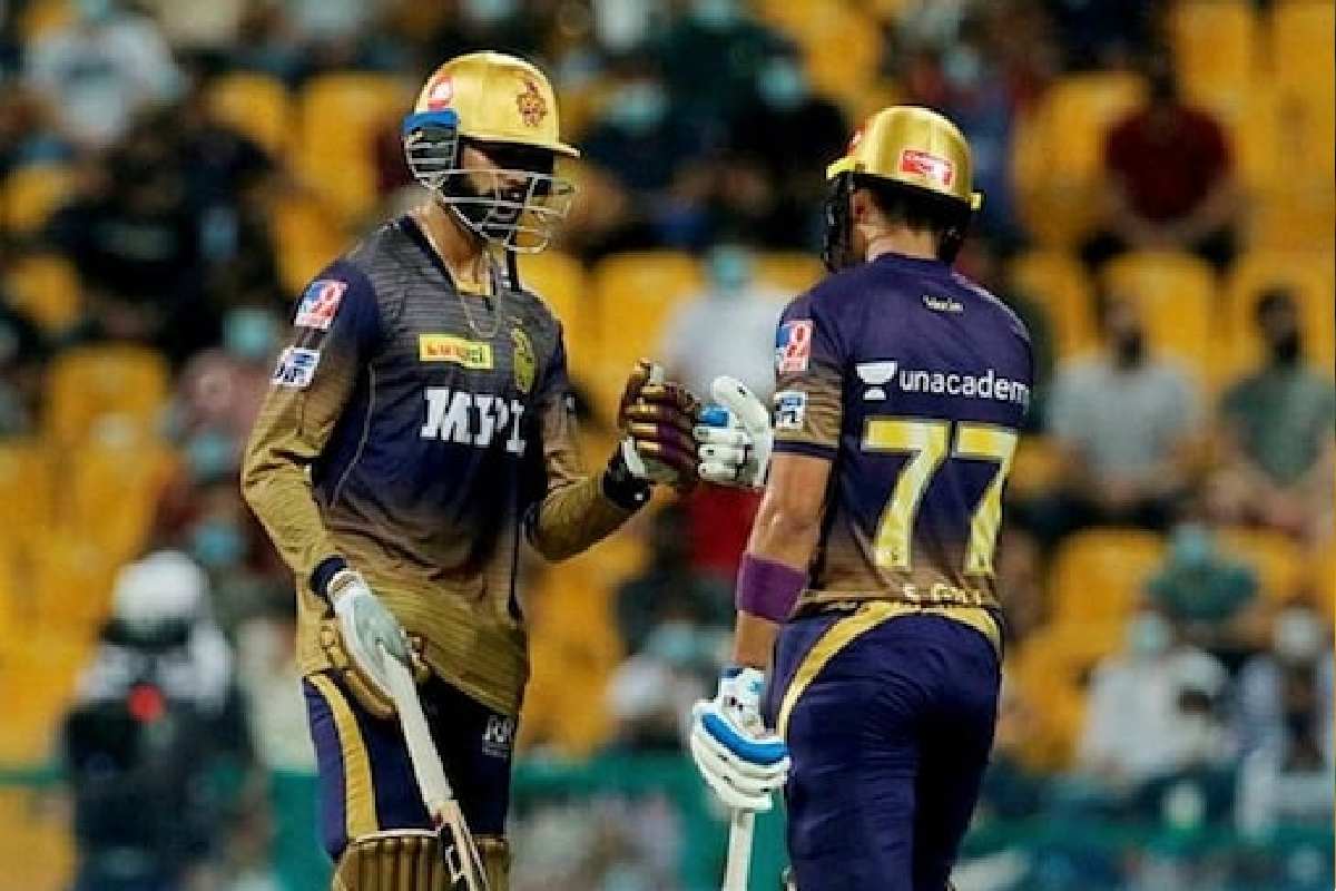 व्यंकटेश अय्यर हा मध्य प्रदेशचा 26 वर्षांचा ऑलराउंडर क्रिकेटर (All Rounder Cricketer) आहे. त्याने देशांतर्गत 38 टी-20 क्रिकेट सामन्यांत 2 अर्धशतकांसोबतच 36 च्या सरासरीने 724 रन्स केल्या आहेत. त्याचा स्ट्राइक रेट 138 आहे. याच प्रकारात त्याने 26 च्या सरासरीने 21 विकेट्स घेतल्या असून त्याची इकॉनॉमी 7 पेक्षा कमी आहे.