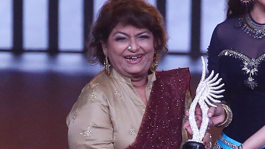 प्रसिद्ध नृत्य दिग्दर्शिका सरोज खान यांचही मागील वर्षी हार्ट अटॅकने निधन झालं.