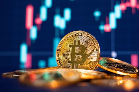 Top 10 Cryptocurrency :क्रिप्टो प्रवासाला सुरूवात करण्यासाठी ऑगस्ट 2021 पर्यंतचे बाजार मुल्यानुसार (मार्केट वॅल्युनुसार) टॉप 10 क्रिप्टोकरन्सी संकलित केली आहे.