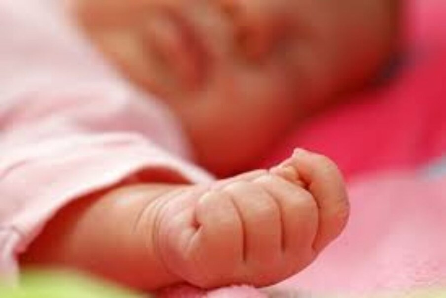 मिळालेल्या माहितीनुसार, स्कॉटलँडमधील Airdrie कोर्टाने बाळाच्या वडिलांना दोषी मानलं आहे. बाळाच्या वडिलांवर तिच्याकडे लक्ष न देणे आणि जाणूनबुजून तिच्याकडे दुर्लक्ष केल्याचा आरोप आहे. याशिवाय बाळाच्या आईवर आरोप होते, मात्र कोर्टाने तिची सुटका केली आहे. 