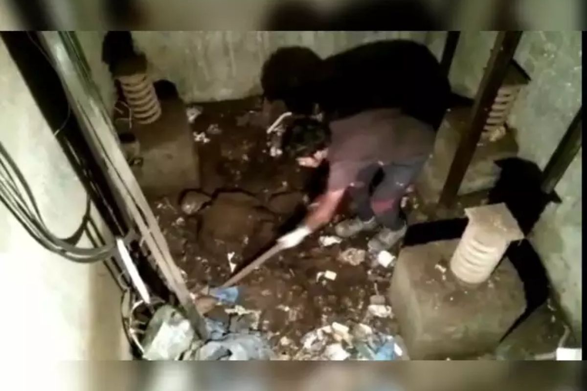 रुग्णालयाच्या लिफ्टमध्ये 24 वर्षे जुना मानवी सांगाडा सापडल्यानं खळबळ; जुन्या तक्रारी धुंडाळणार