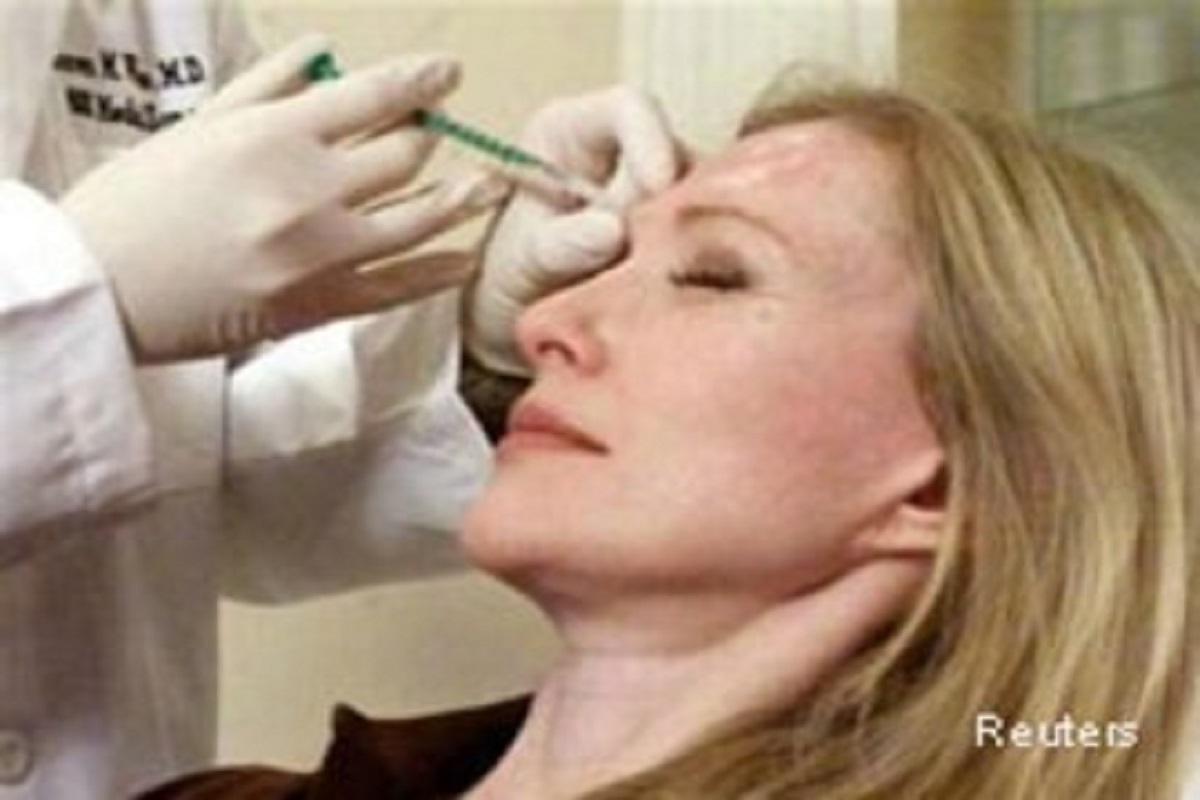 काय सांगता! चेहरा रिंकल फ्री करणारं इंजेक्शन घेतल्यास कोरोना होत नाही?