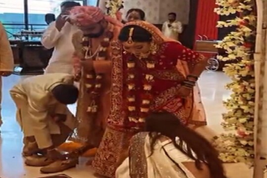 VIDEO - भाओजीच्या नकळत मेहुणीने मारला चान्स; जबरदस्त प्लॅनिंग पाहून नवरदेव हैराण