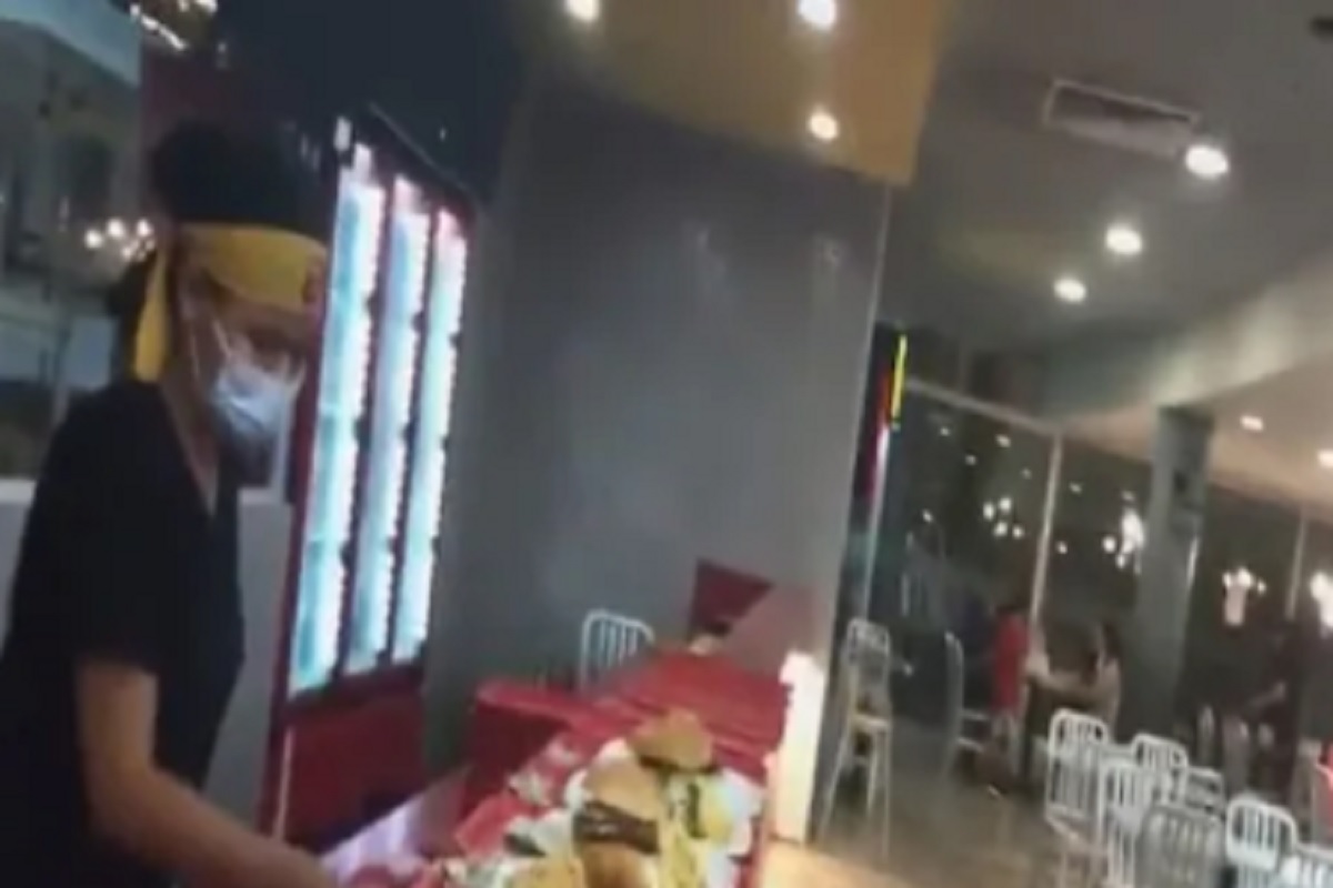 बर्गरमध्ये आढलेलं माणसाचं तुटलेलं बोट, महिलेने शेअर केला भयंकर अनुभव