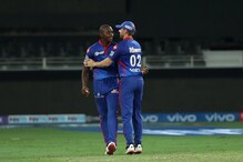 दिल्लीच्या बॉलरनं टाकला सर्वात फास्ट बॉल, रॉकेटच्या वेगानं केली हैदराबादची चाळण दिल्लीच्या बॉलरनं टाकला सर्वात फास्ट बॉल, रॉकेटच्या वेगानं केली हैदराबादची चाळण