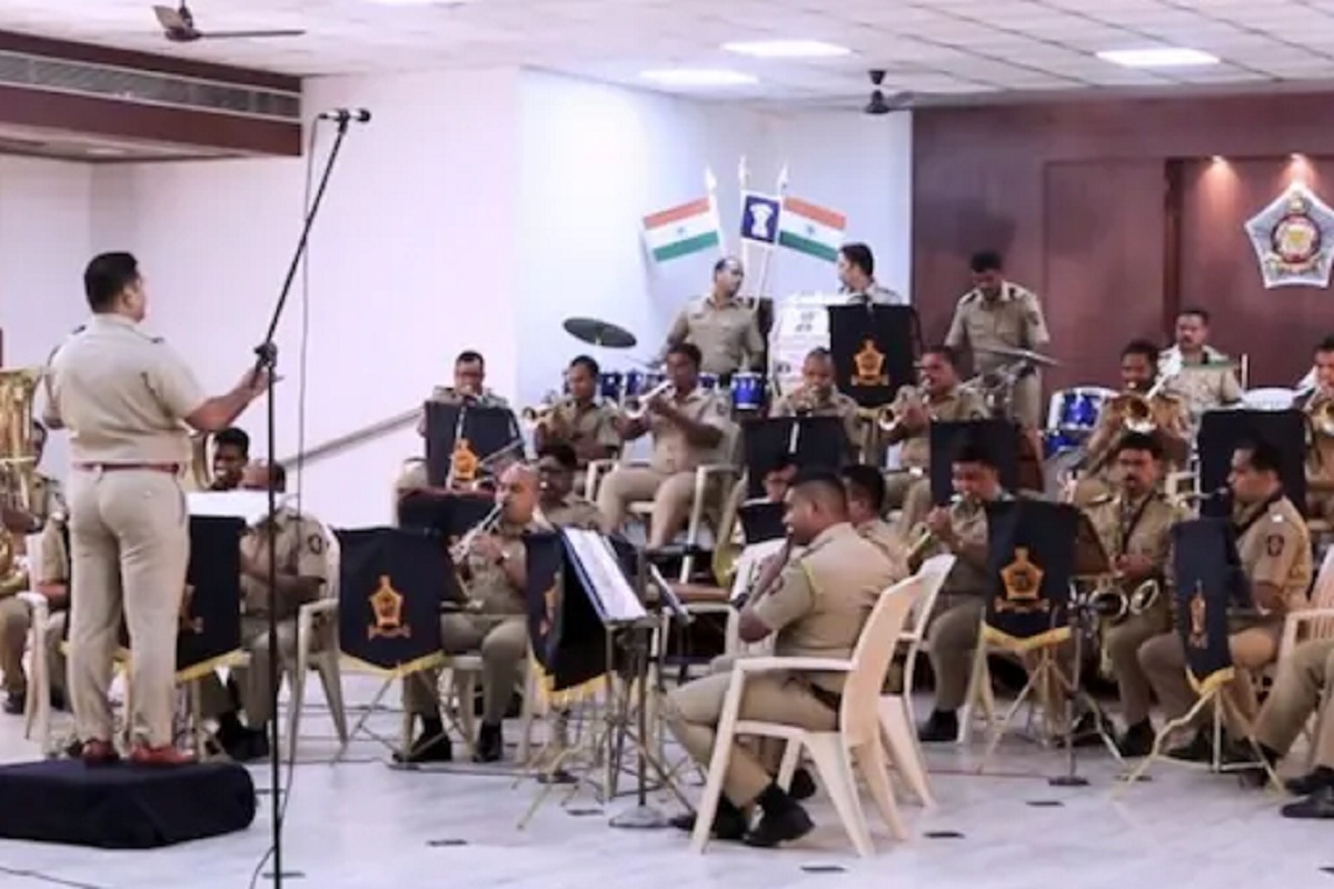 KhakiStudio : 'ऐ वतन तेरे लिऐ', मुंबई पोलीस बँण्डची खास धून सोशल मीडियावर हिट