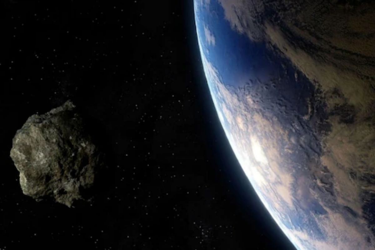 आज रात्री ताजमहाला एवढा लघुग्रह पृथ्वीच्या कक्षेत करणार प्रवेश; NASA च्या शास्त्रज्ञांनी दिला इशारा